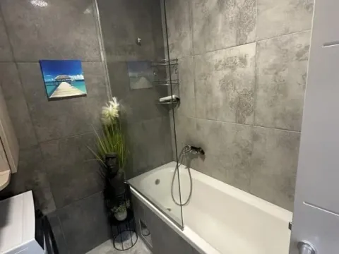 Izdavanje, dvosoban stan, 50m², Grbavica, Novi Sad Sve Podlokacije - image 8