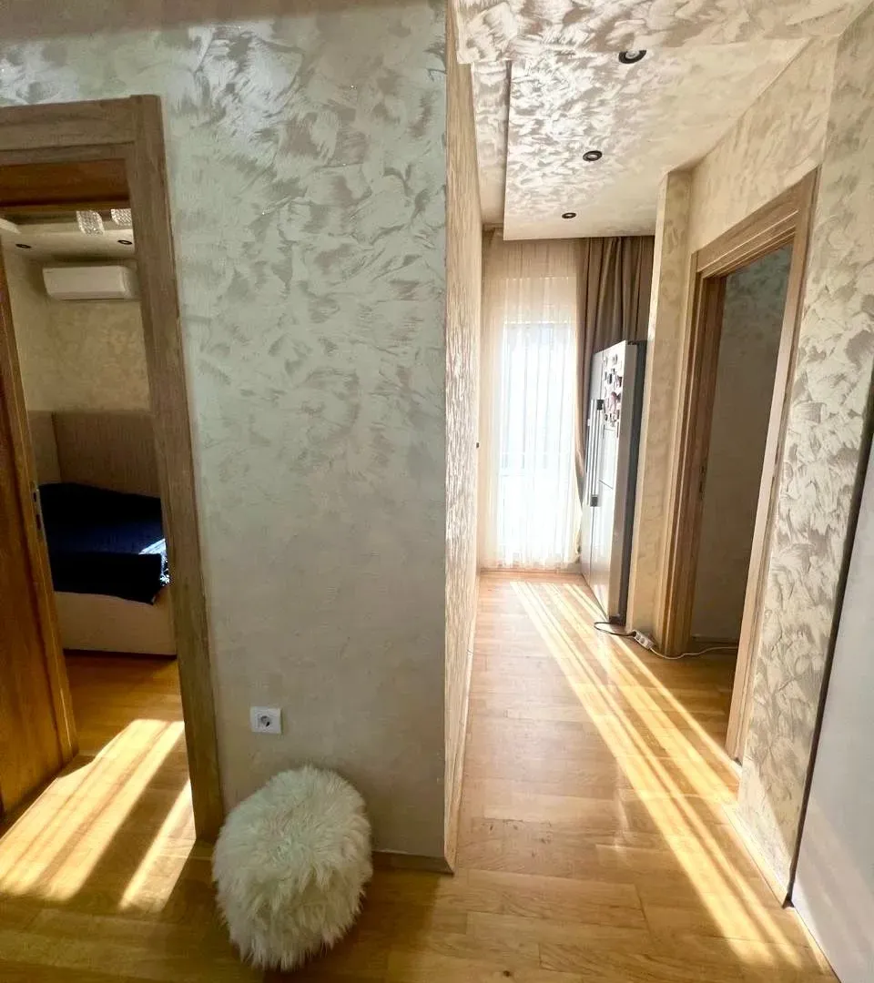 Izdavanje, trosoban stan, 70m², Stari Aerodrom, Podgorica