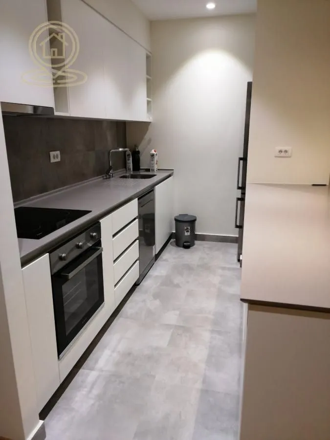 Izdavanje, dvosoban stan, 70m², Savski Venac, Beograd