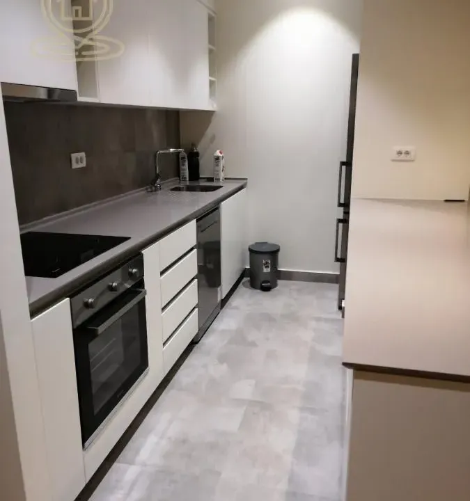Izdavanje, dvosoban stan, 70m², Savski Venac, Beograd