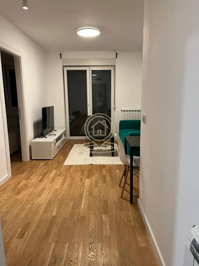 Izdavanje, dvosoban stan, 35m², Lekino Brdo, Voždovac Sve Podlokacije