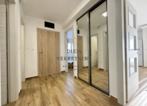 Rent, three bedroom apartment, 100m², Blok 6, Podgorica - image 9