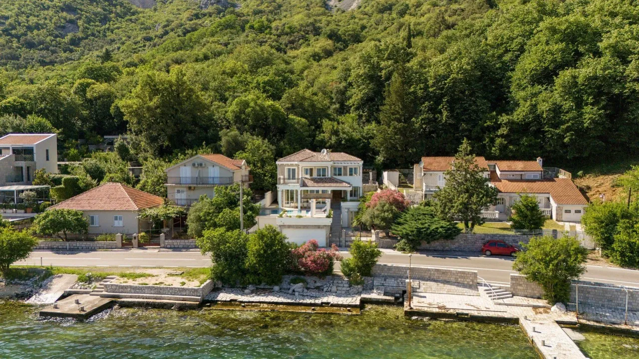 Sale, house, 405m², Strp, Kotor