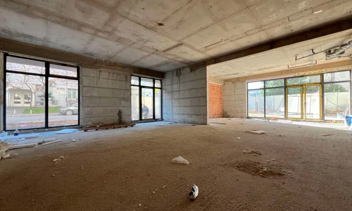 Izdavanje, poslovni prostor, 118m², Stari Aerodrom, Podgorica