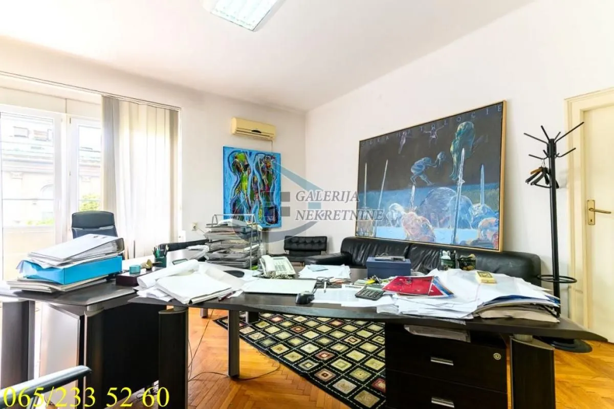 Prodaja, četvorosoban stan, 120m², Stari Grad, Beograd