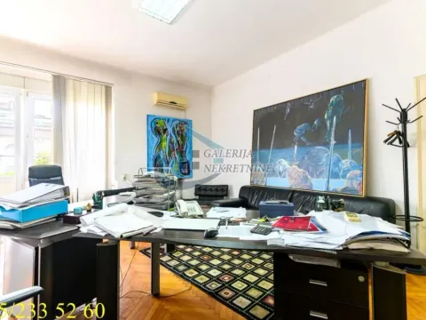 Prodaja, četvorosoban stan, 120m², Stari Grad, Beograd - image 2