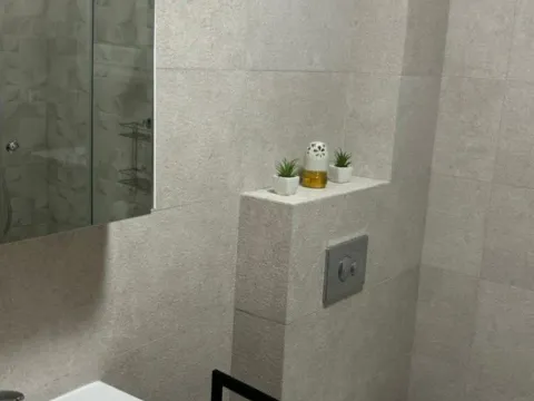 Izdavanje, dvosoban stan, 55m², Centar, Tivat - image 12