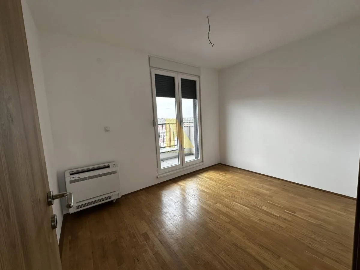 Prodaja, četvorosoban stan, 80m², Mišeluk, Petrovaradin