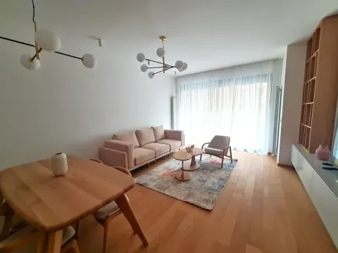 Izdavanje, dvosoban stan, 59m², Stari Grad, Beograd