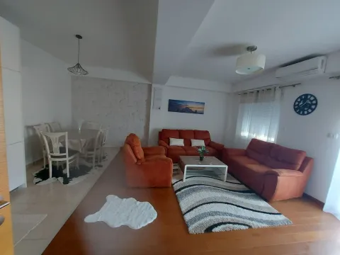 Izdavanje, dvosoban stan, 70m², Ljubović, Podgorica - image 23