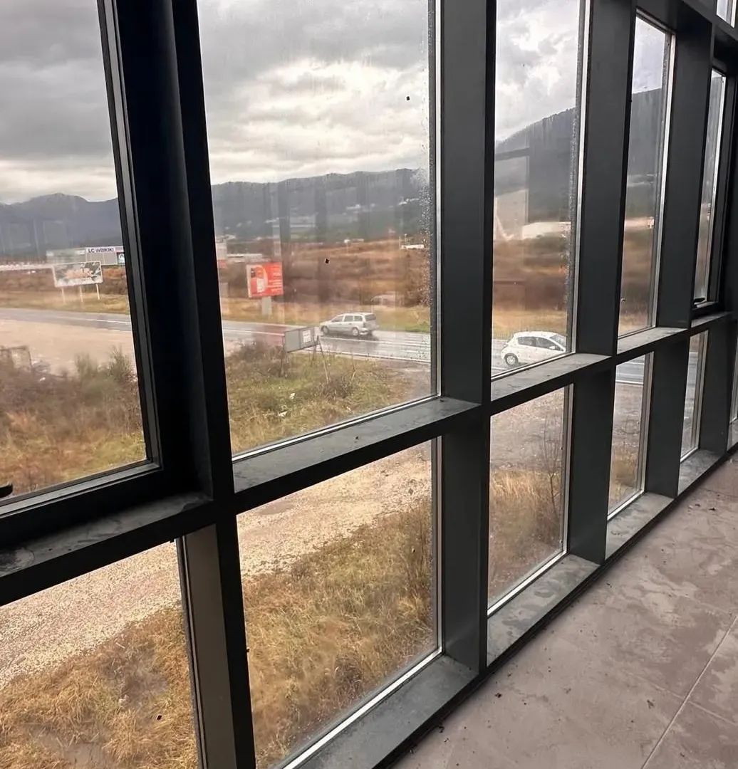 Sale, office space, 658m², Kotor, Crna Gora