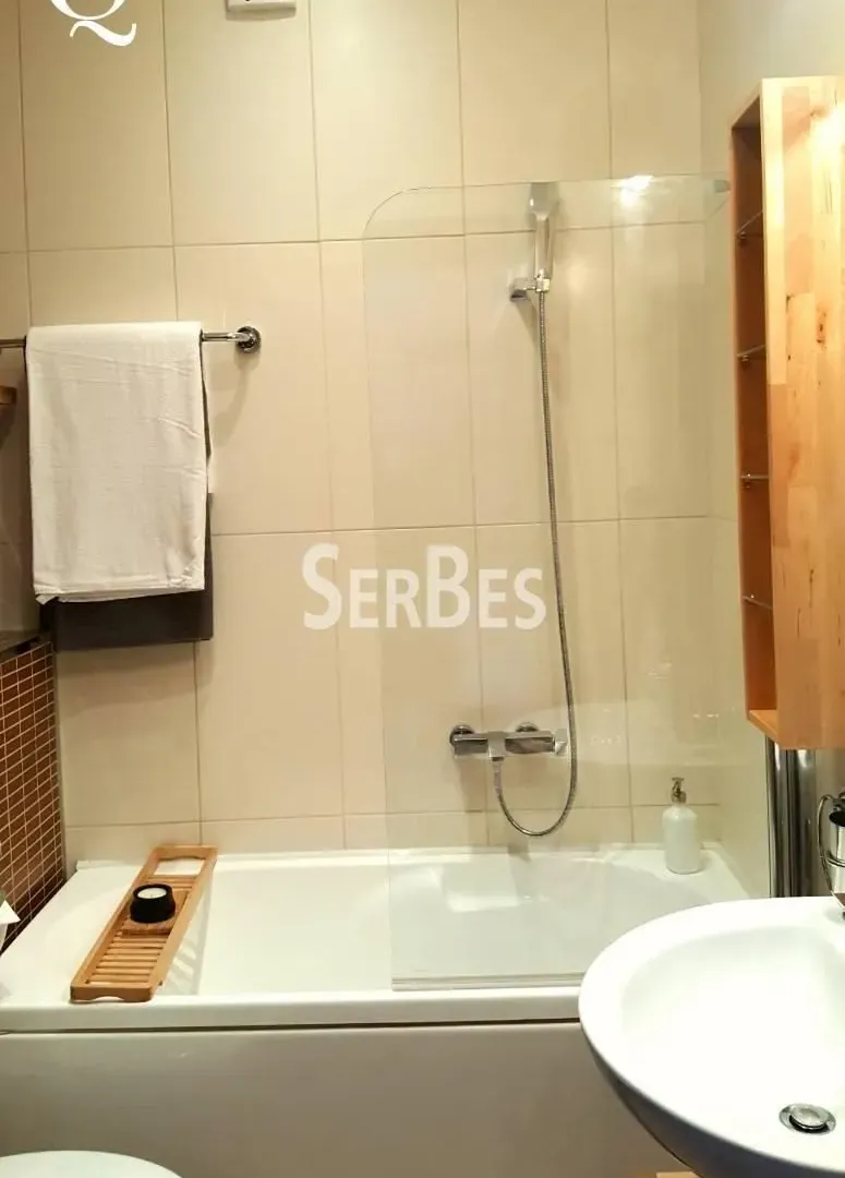 Izdavanje, dvosoban stan, 55m², Bulevar Oslobodjenja, Novi Sad Sve Podlokacije