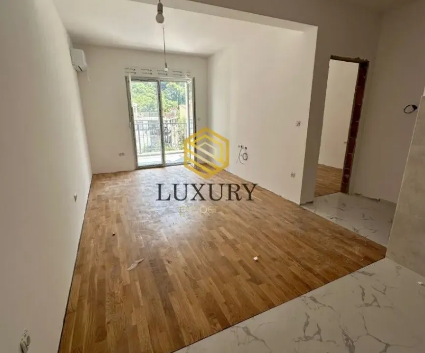 Prodaja, jednosoban stan, 42m², Podkošljun, Budva