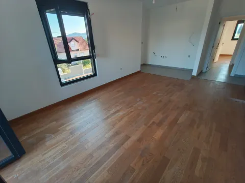 Rent, two bedroom apartment, 67m², Tološi, Podgorica - image 7
