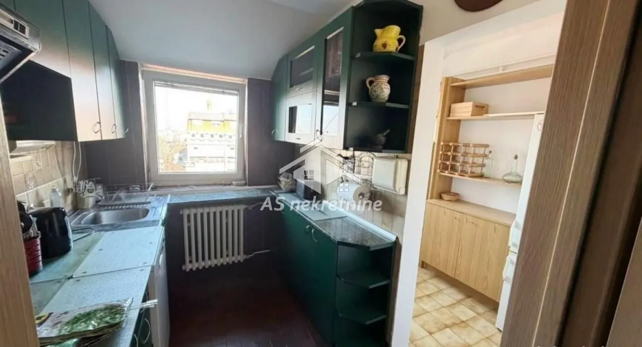 Rent, apartment, 210m², Čukarica, Beograd