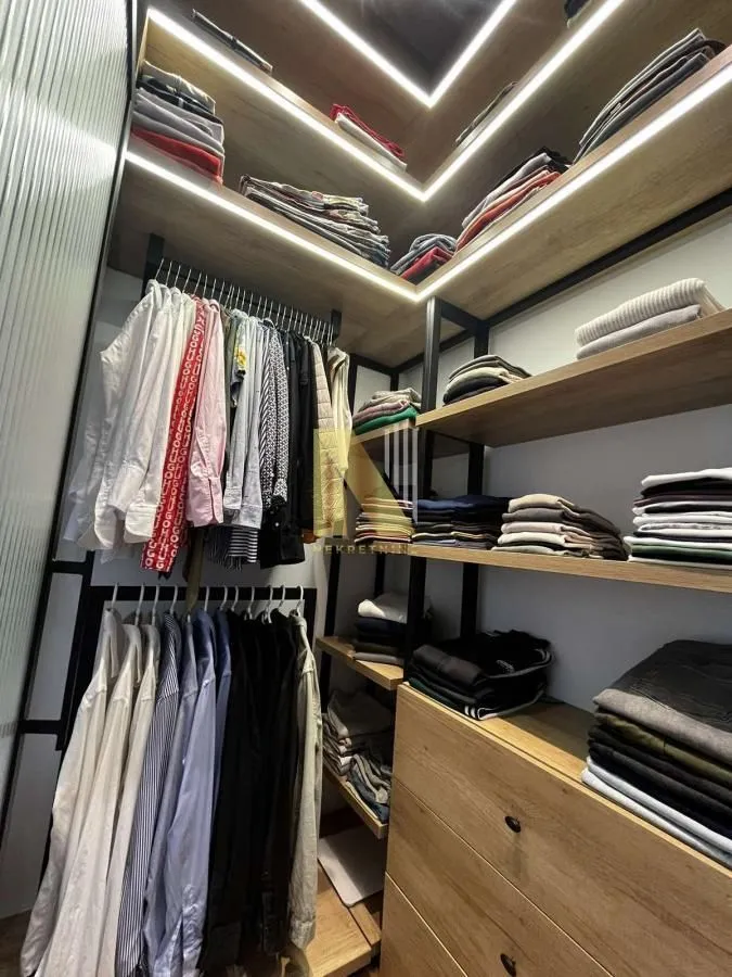 Prodaja, trosoban stan, 63m², Adamovićevo Naselje, Novi Sad Sve Podlokacije