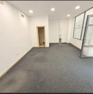Rent, office space, 32m², Centar, Podgorica - image 1