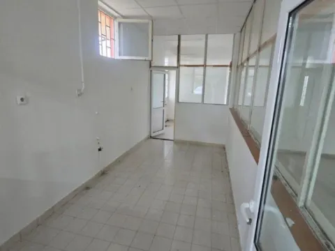 Izdavanje, poslovni prostor, 200m², Dajbabe, Podgorica - image 11