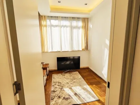 Izdavanje, četvorosoban stan, 148m², Savski Venac, Beograd - image 11