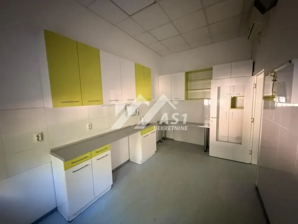 Rent, office space, 150m², Rotkvarija, Novi Sad Sve Podlokacije