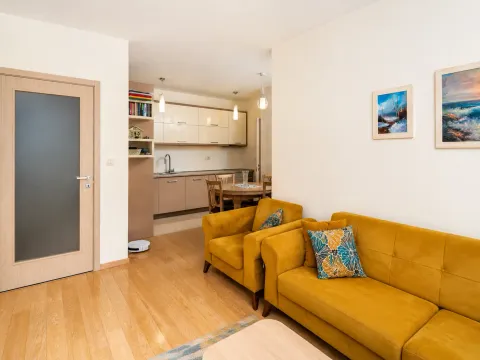 Izdavanje, dvosoban stan, 72m², City Kvart, Podgorica - image 2