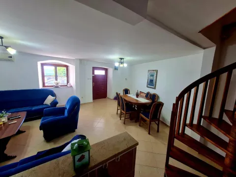 Izdavanje, kuća, 90m², Tripovići, Tivat - image 9