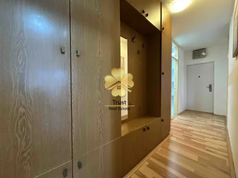 Izdavanje, dvosoban stan, 75m², Pobrežje, Podgorica - image 7