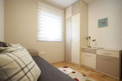 Rent, three bedroom apartment, 74m², Dubovica, Budva - image 9