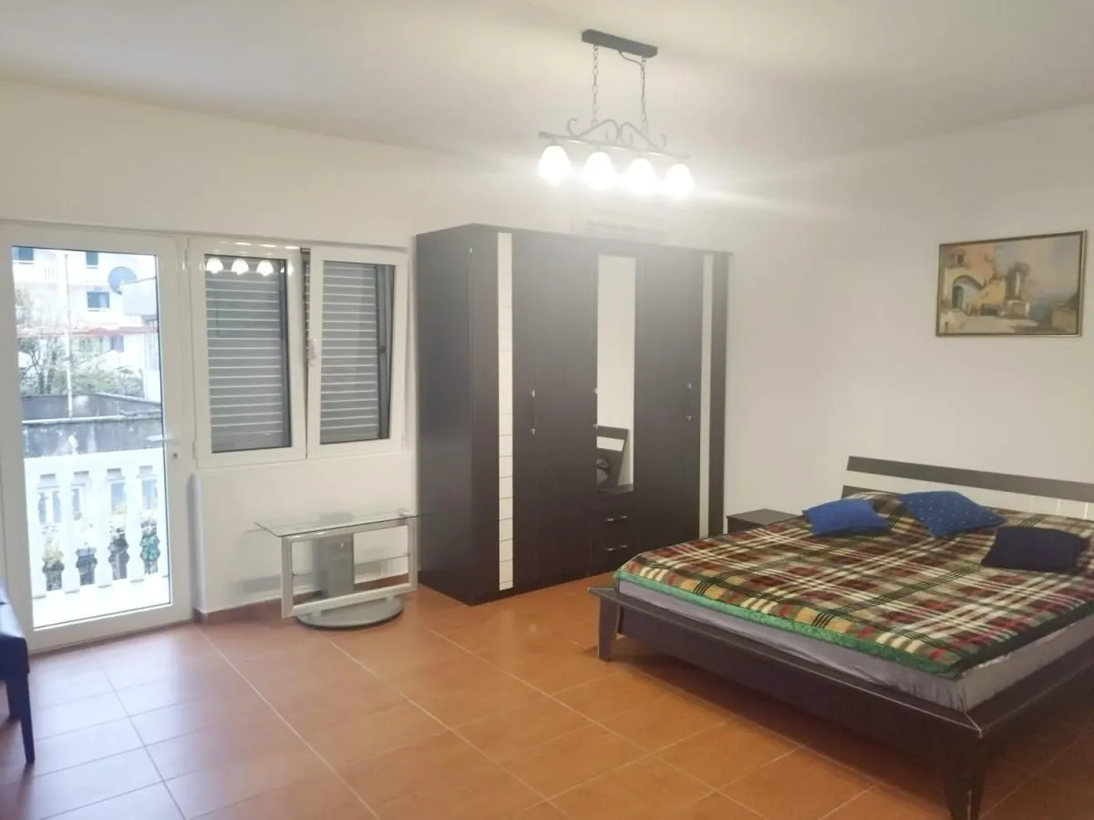 Rent, three bedroom apartment, 84m², Centar, Tivat
