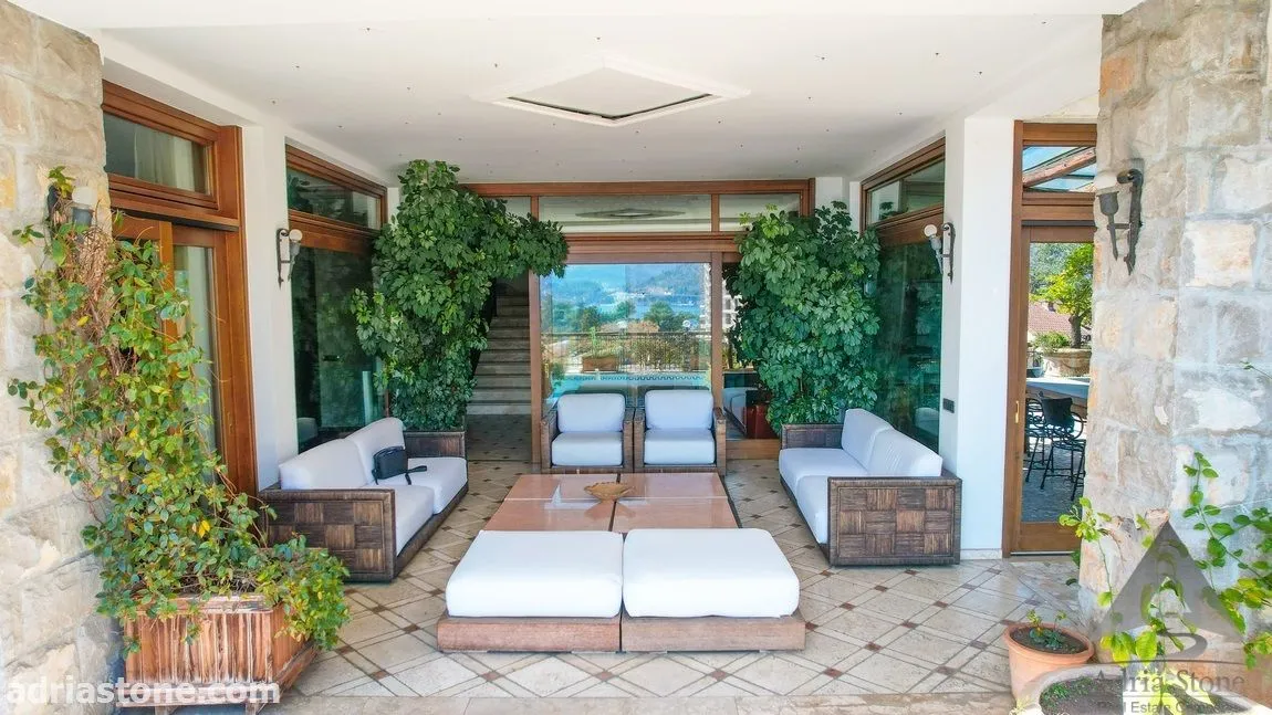 Sale, house, 820m², Centar, Budva