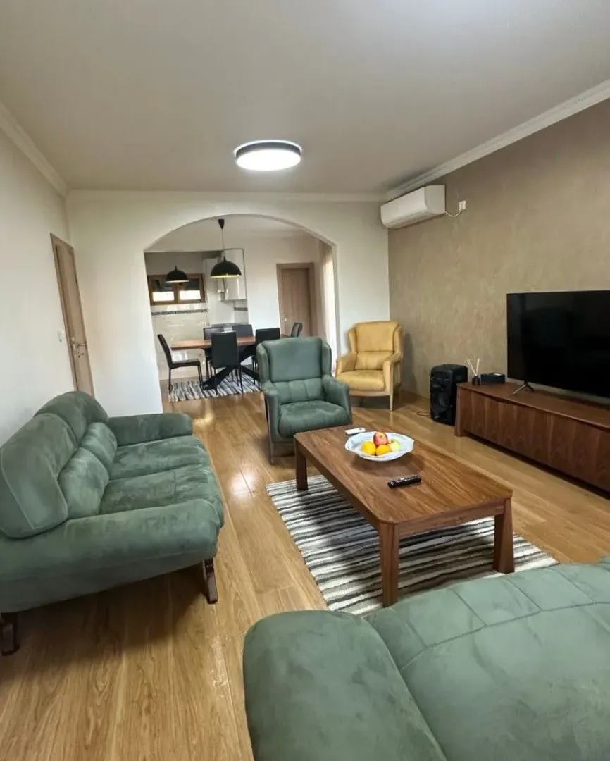 Sale, house, 200m², Rogami, Podgorica