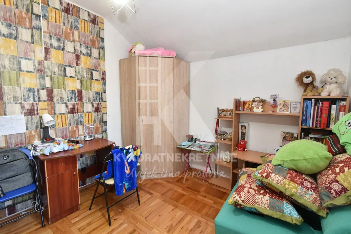 Prodaja, kuća, 500m², Tološi, Podgorica