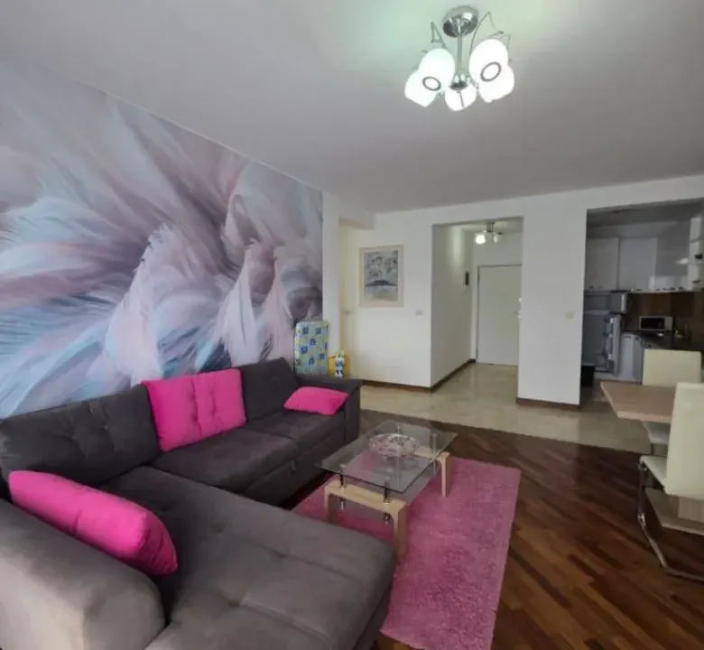 Izdavanje, dvosoban stan, 85m², Rafailovići, Budva