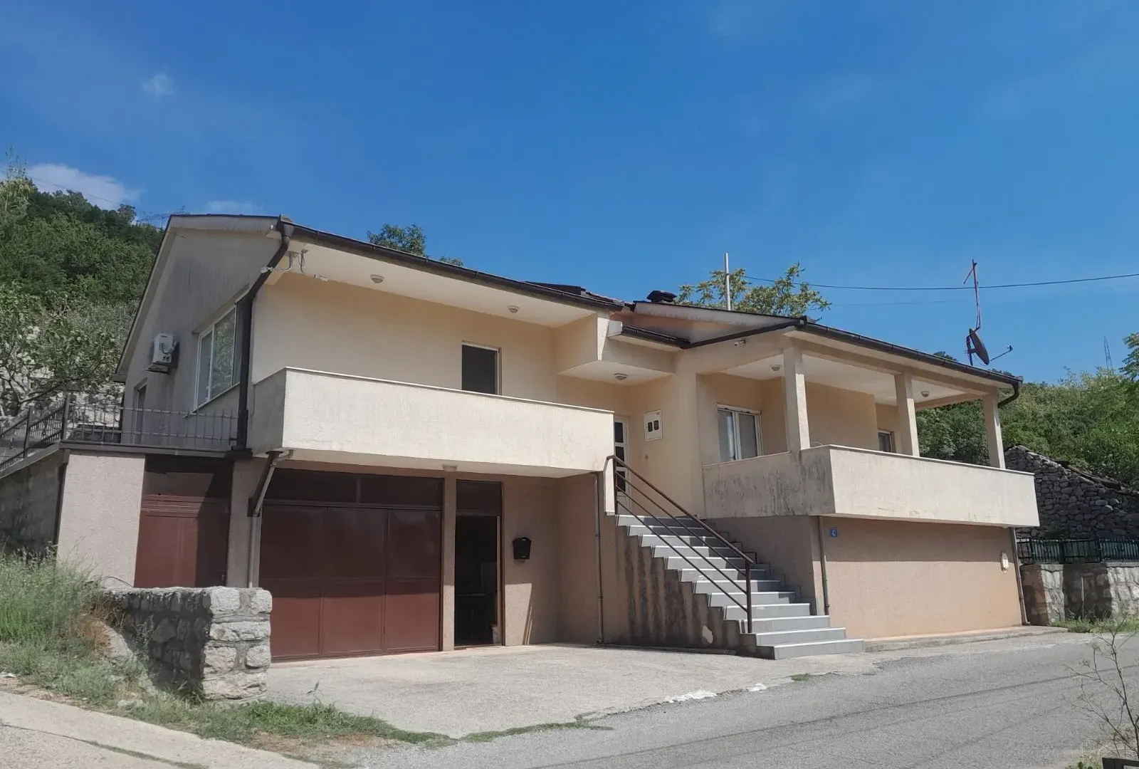 Prodaja, kuća, 214m², Podgorica, Crna Gora