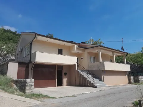 Prodaja, kuća, 214m², Podgorica, Crna Gora - image 3