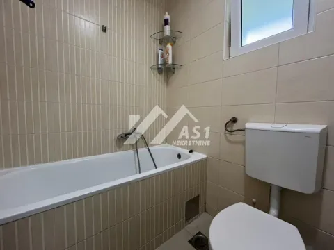 Izdavanje, trosoban stan, 54m², Grbavica, Novi Sad Sve Podlokacije - image 8
