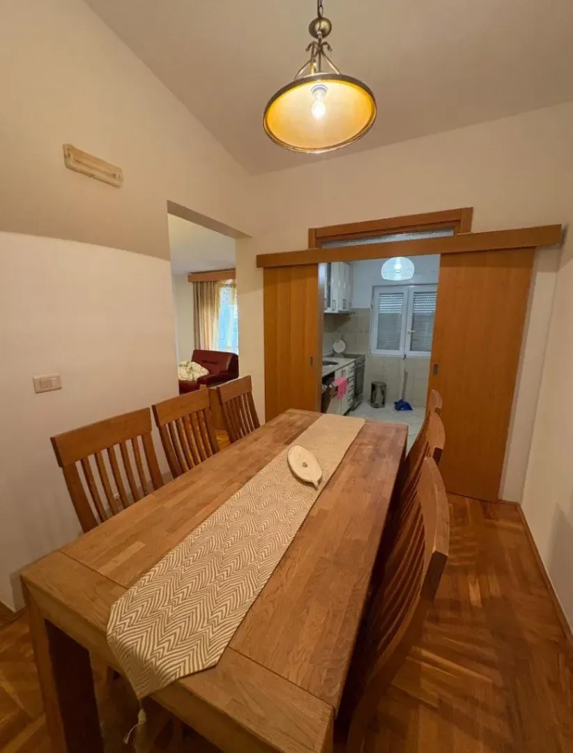 Izdavanje, dvosoban stan, 96m², Makedonsko naselje, Bar