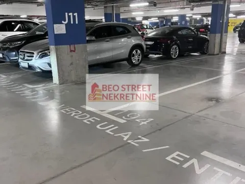 Izdavanje, trosoban stan, 87m², Savski Venac, Beograd - image 14