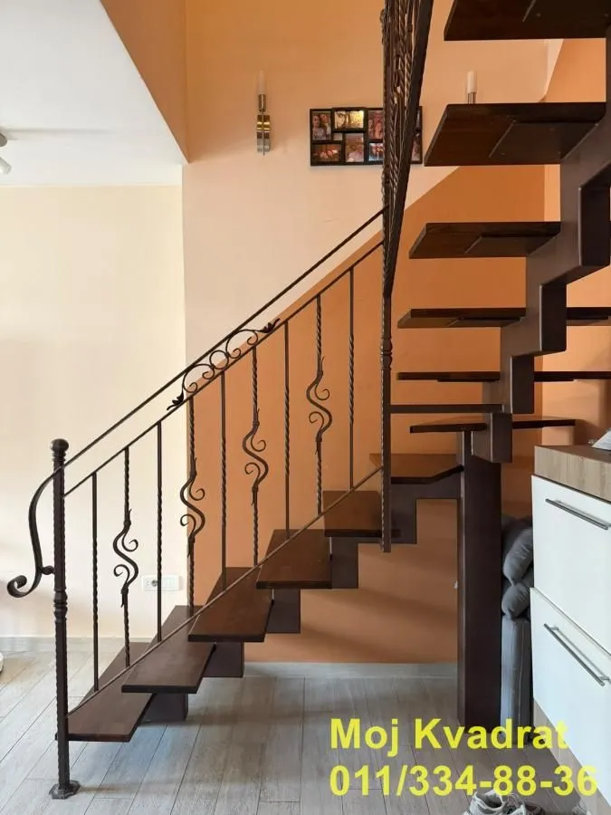 Prodaja, četvorosoban stan, 110m², Đeram Pijaca, Beograd