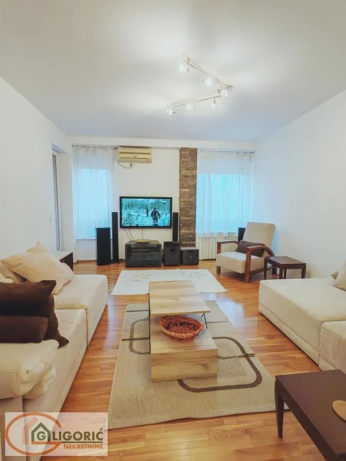 Rent, four bedroom apartment, 85m², Zvezdara Sve Podlokacije, Beograd