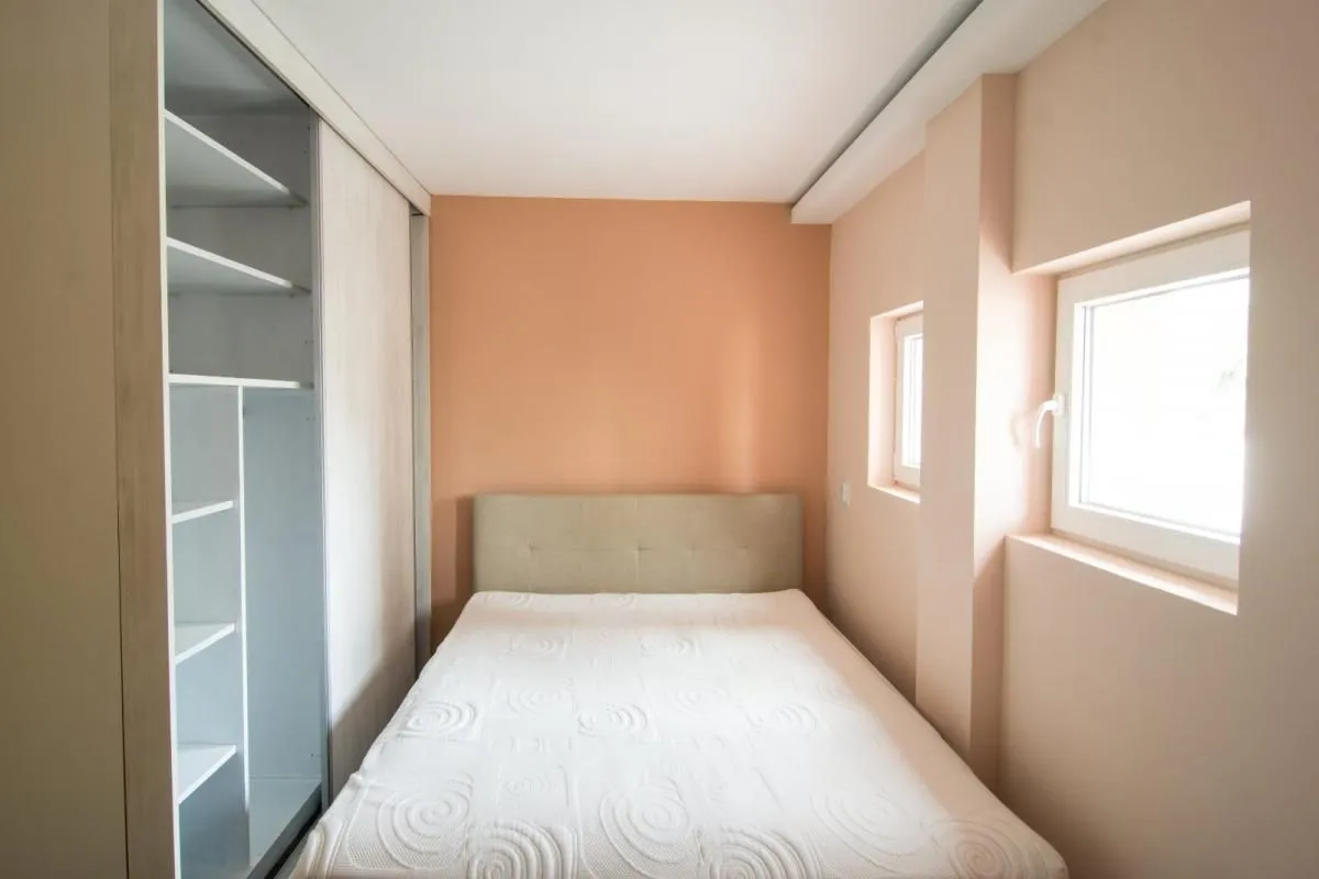 Izdavanje, dvosoban stan, 47m², Centar, Niš