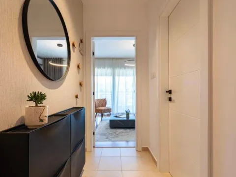 Izdavanje, stan, 26m², Centar, Tivat - image 8