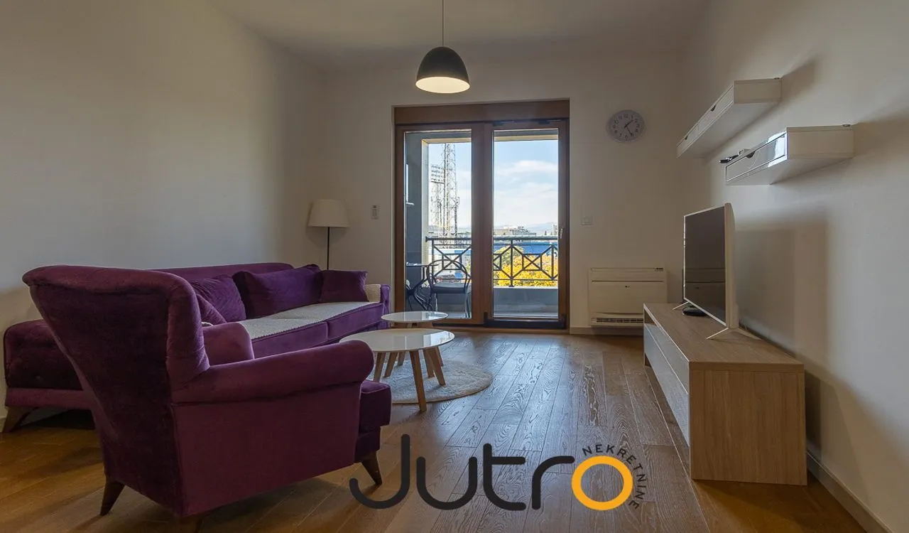 Izdavanje, jednosoban stan, 52m², Centar, Podgorica