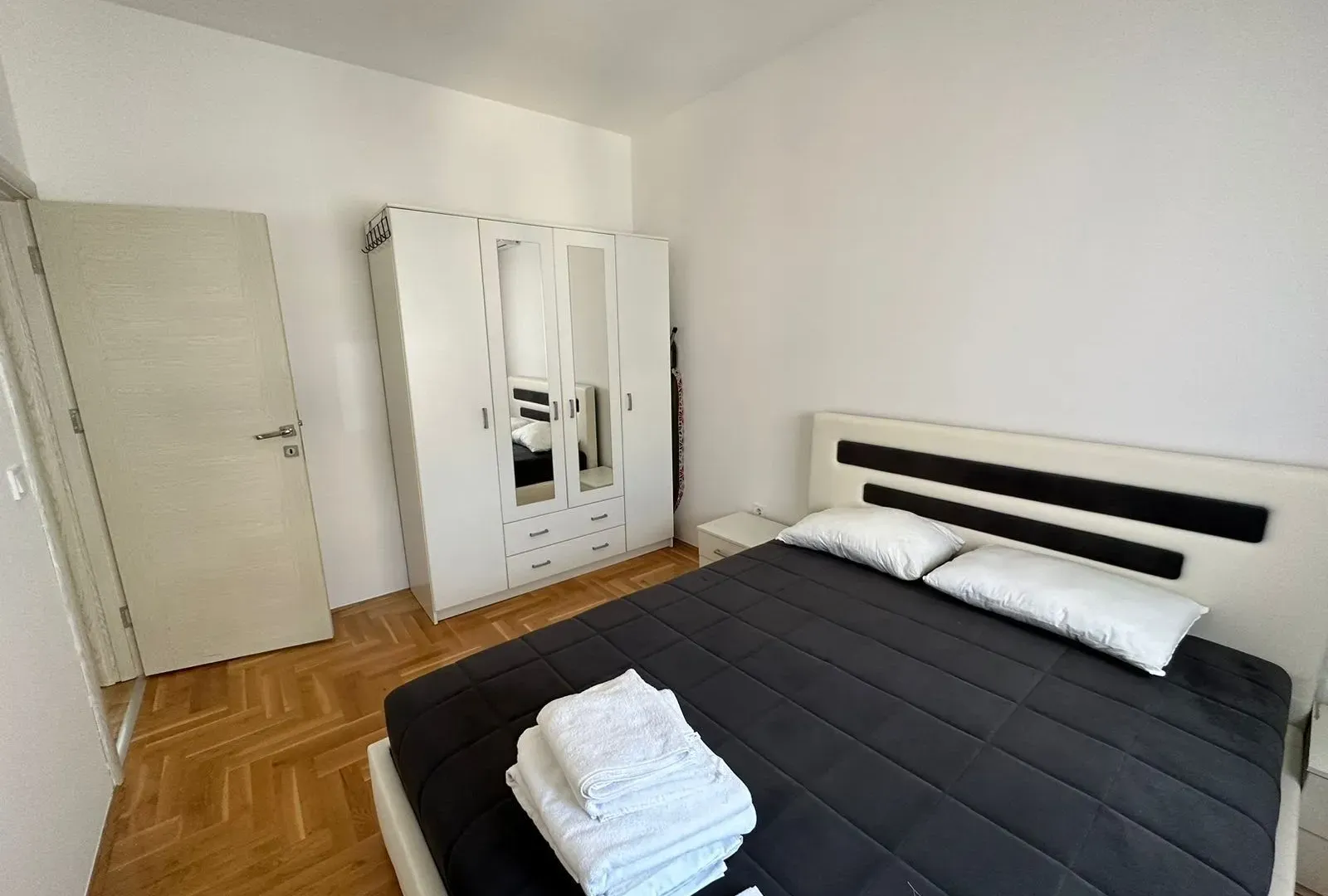 Rent, two bedroom apartment, 55m², Golubovina, Budva
