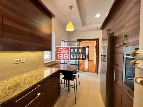 Izdavanje, četvorosoban stan, 130m², Savski Venac, Beograd - image 8