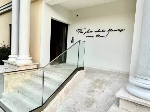 Prodaja, dvosoban stan, 81m², Budva, Crna Gora - image 11