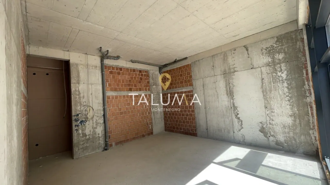 Izdavanje, poslovni prostor, 84m², City Kvart, Podgorica