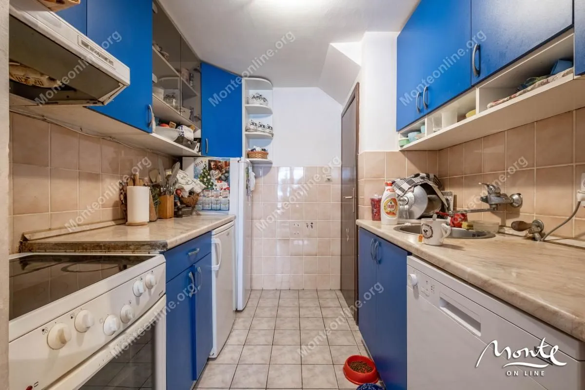 Prodaja, trosoban stan, 63m², Tivat, Crna Gora
