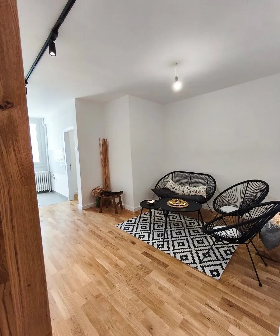 Prodaja, trosoban stan, 54m², Zemun Save Kovačevića, Zemun Sve Podlokacije