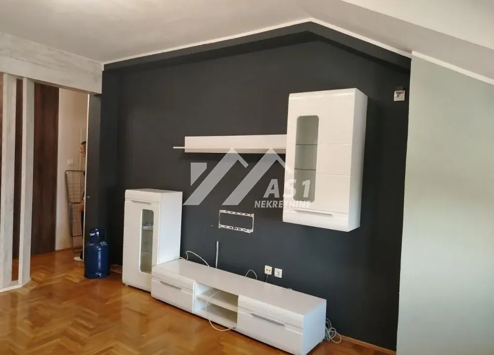 Prodaja, trosoban stan, 68m², Detelinara, Novi Sad Sve Podlokacije